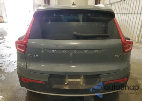 2021 Volvo Xc40 T5 Momentum z USA, uszkodzony, nr VIN YV4162UK4M2430275